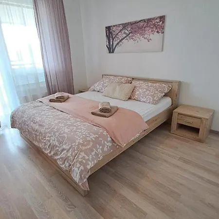 Apartment Spacious In *